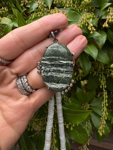 Green Jasper Oavl Pendant with Solitaire Diamonds