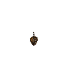 Carved Leaf with Diamond Details