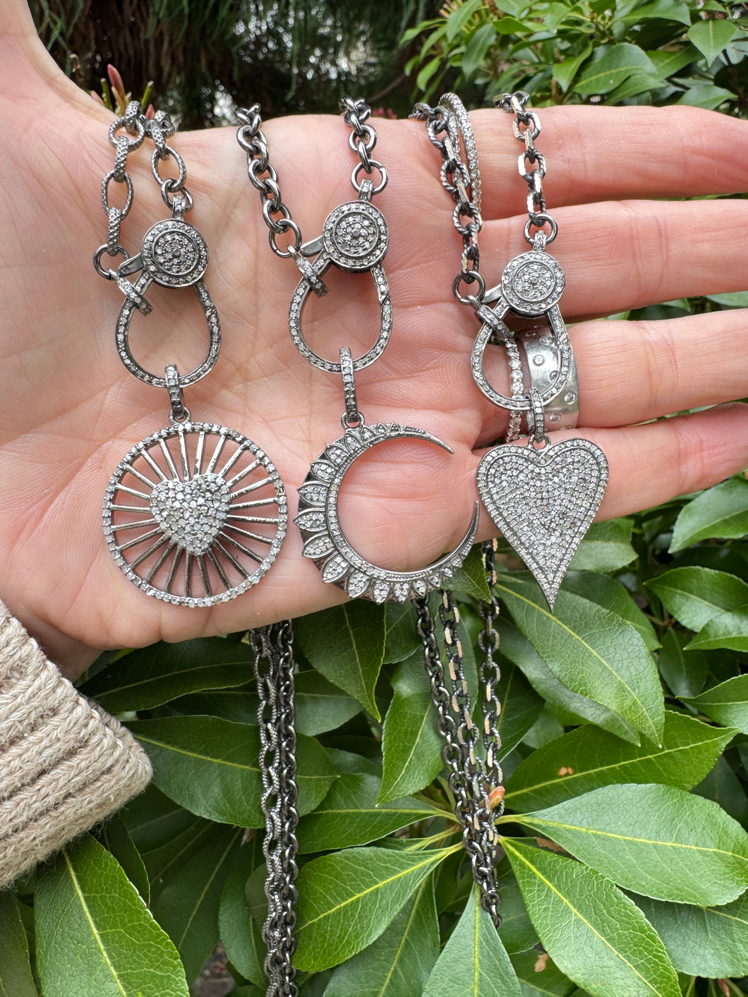 Round Pendant with Spoke Design and Diamond Heart