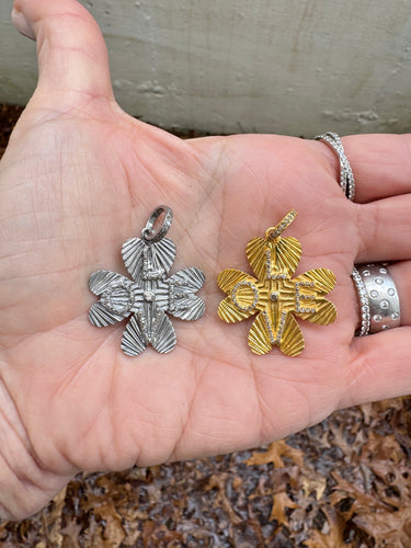 Clover Pendant with Diamond LOVE