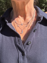 Double Strand of Diamond Stars and Moon